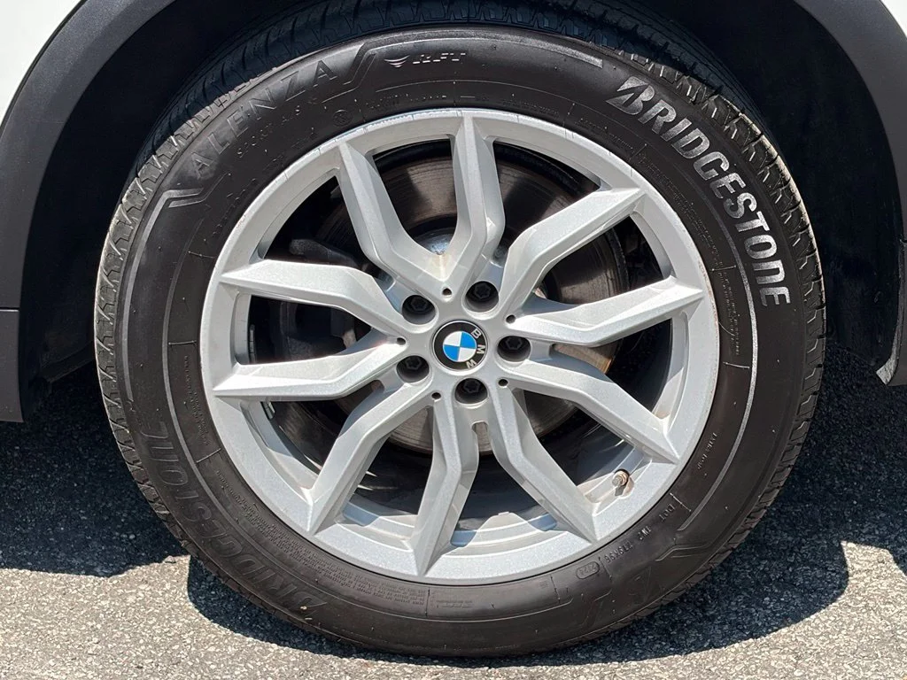 Used 2022 Alpine White BMW xDrive40i image 9