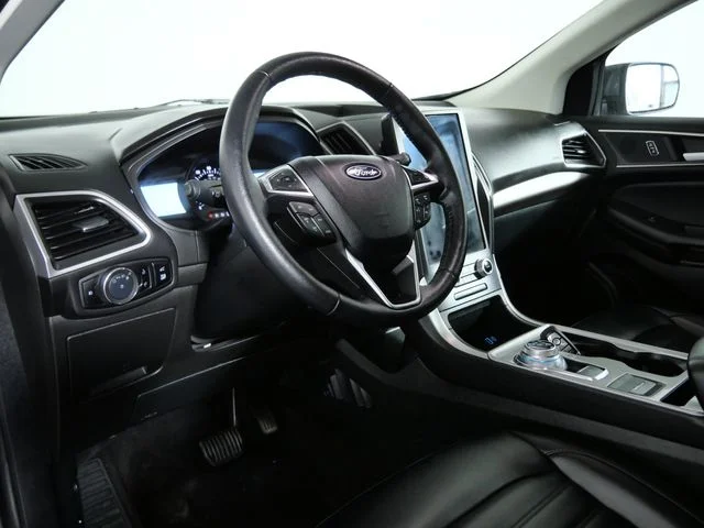Used 2024 Gray Ford SEL image 15