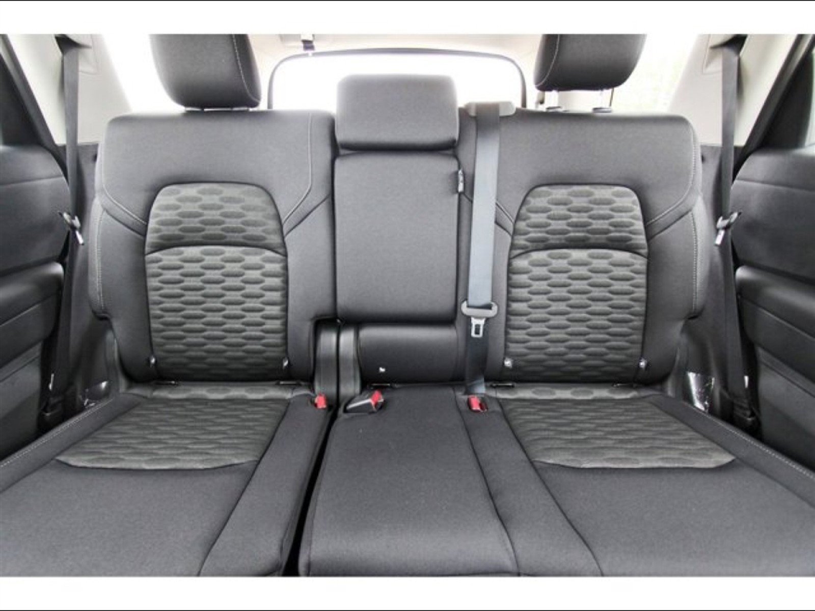 2025 Nissan Pathfinder SV - Photo 11