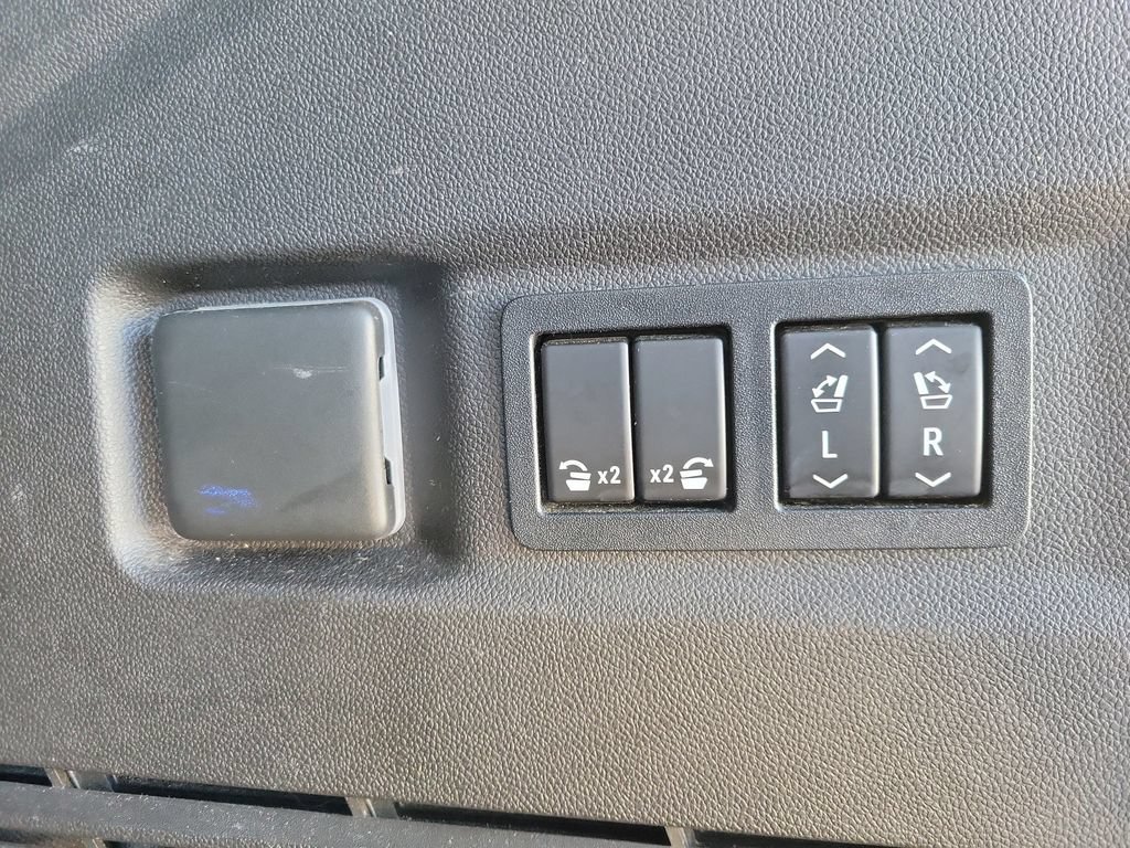 Used 2021 SMOKEY QUARTZ METALLIC GMC AT4 image 8