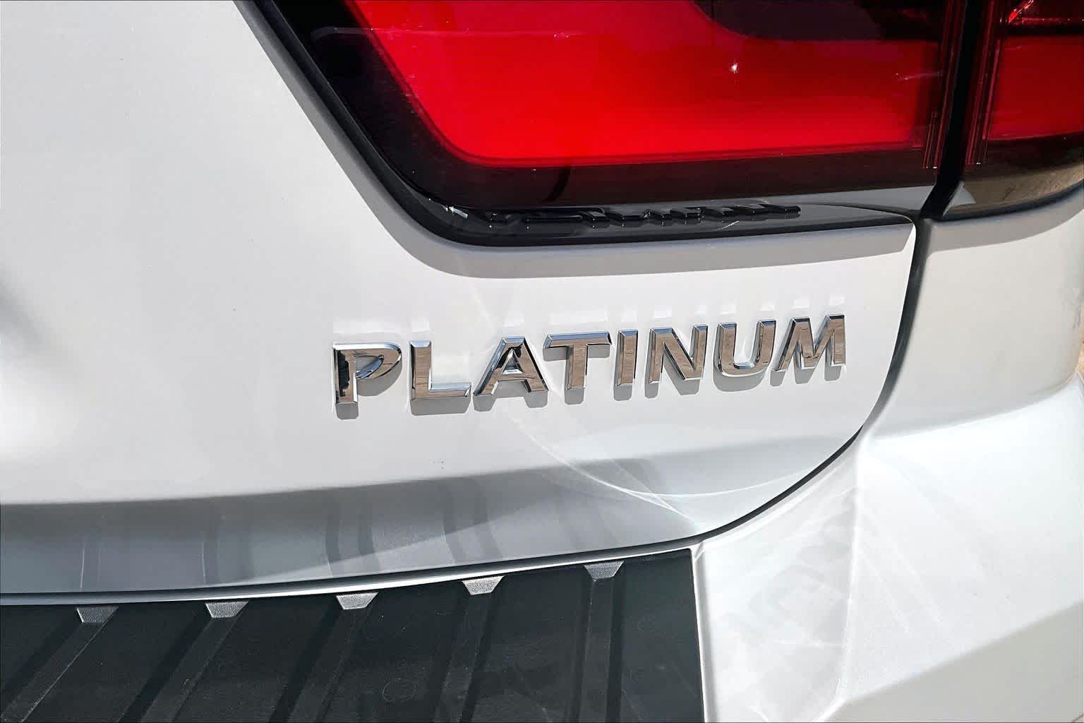 Certified Used 2022 Aspen White TriCoat Pearl Nissan Platinum image 12