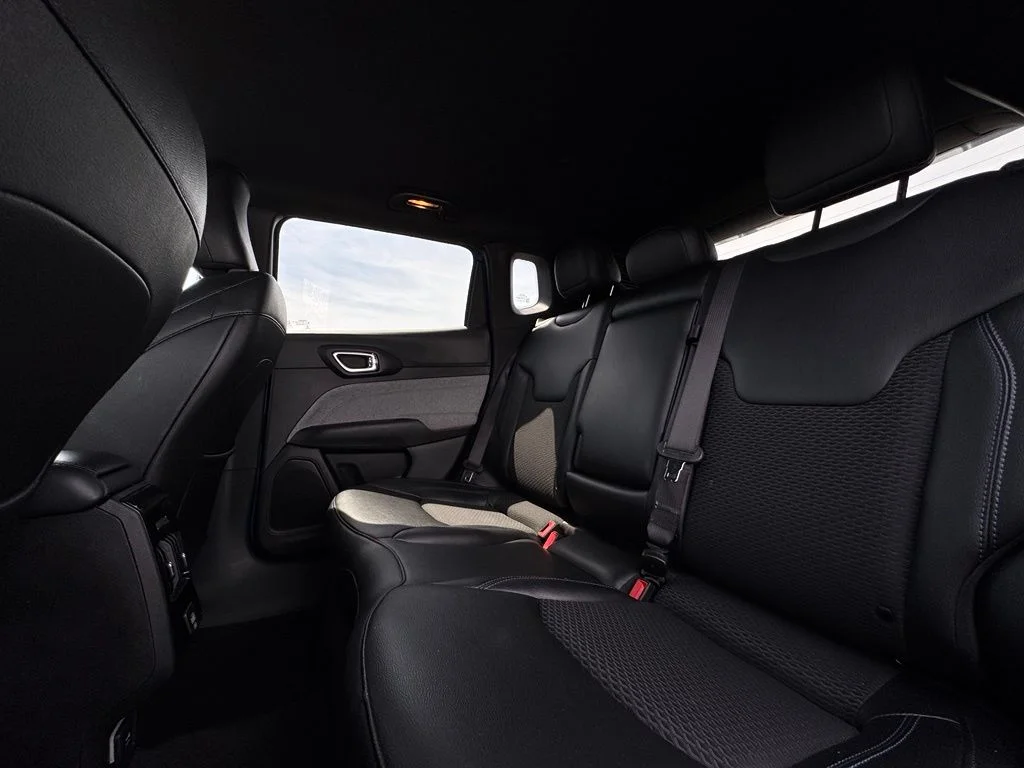 Used 2024 Blue Jeep Latitude image 19