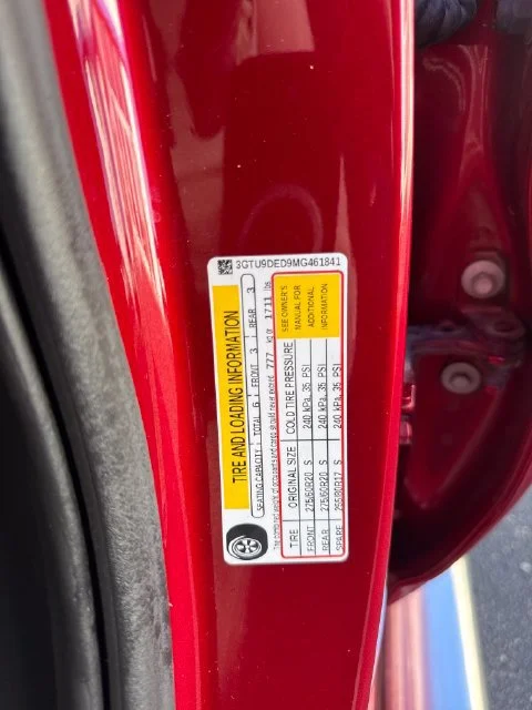 Used 2021 CAYENNE RED TINTCOAT GMC SLT image 34