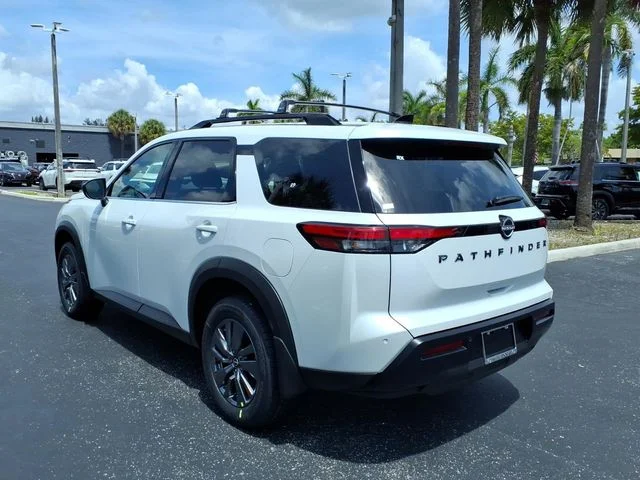 New 2026 Everest White Pearl TriCoat Nissan SV image 4