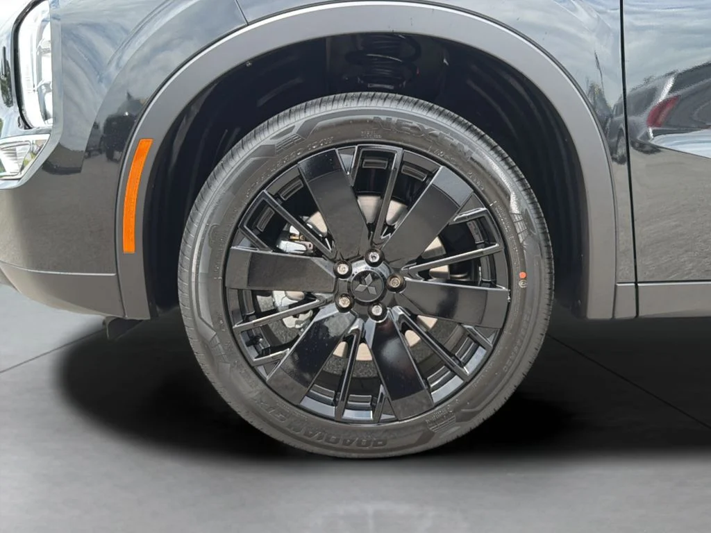 New 2026 Black Mitsubishi LE image 25