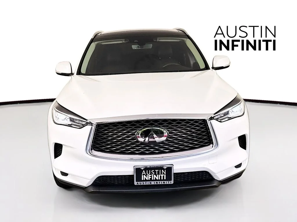 Certified Used 2023 White INFINITI LUXE image 3