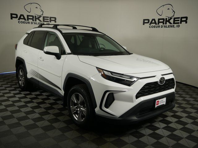 Used 2022 White Toyota XLE w/ Weather Pkg & Convenience Pkg image 4