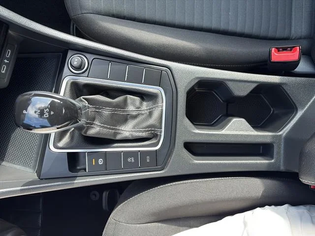 Used 2025 Pure White Volkswagen S image 25