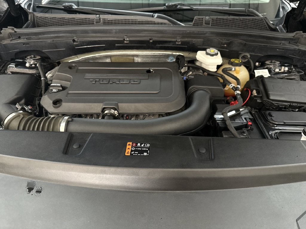 Used 2023 Ebony Twilight Metallic Buick Avenir image 35