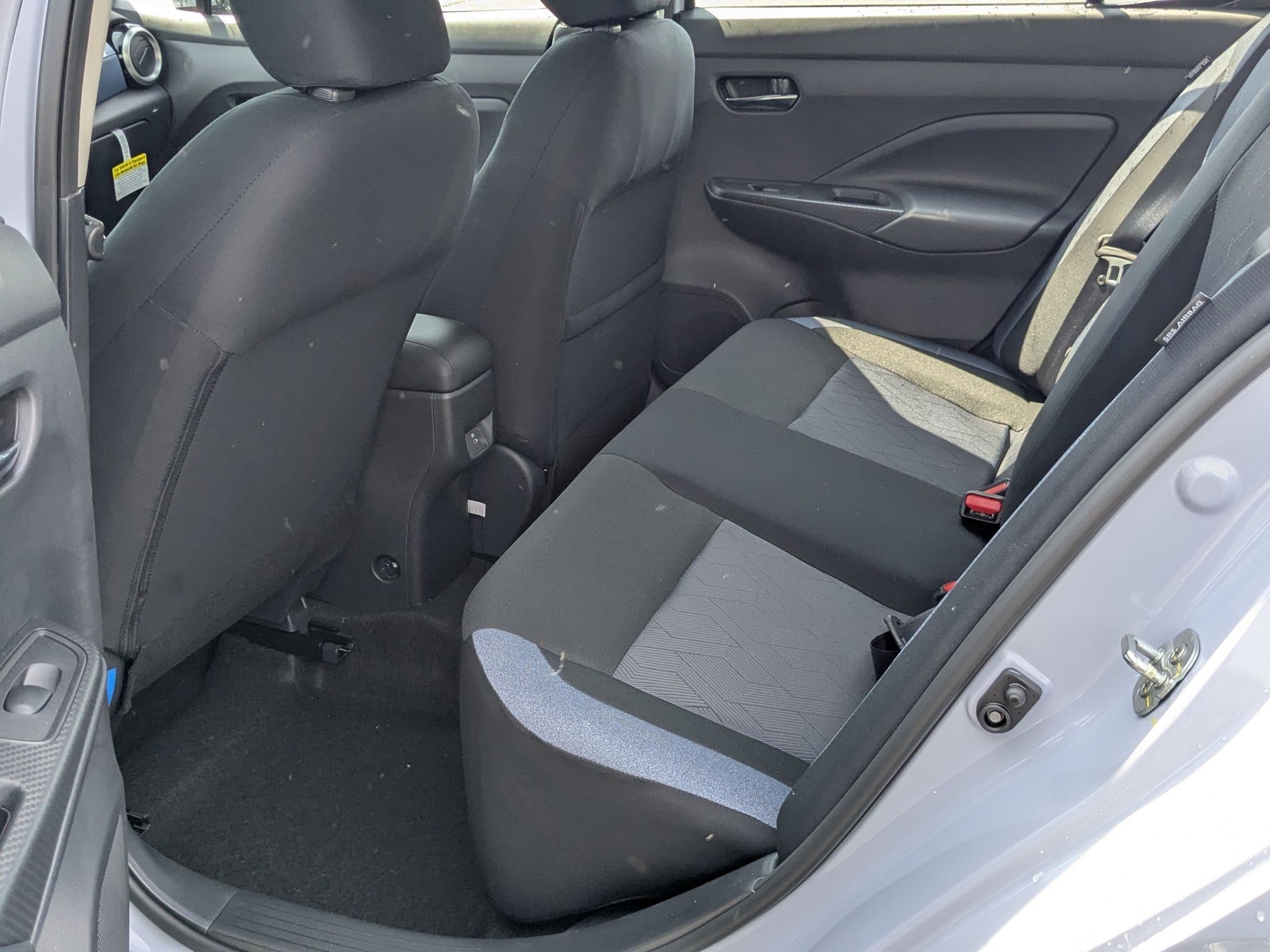 2025 Nissan Versa Sedan SV - Photo 17