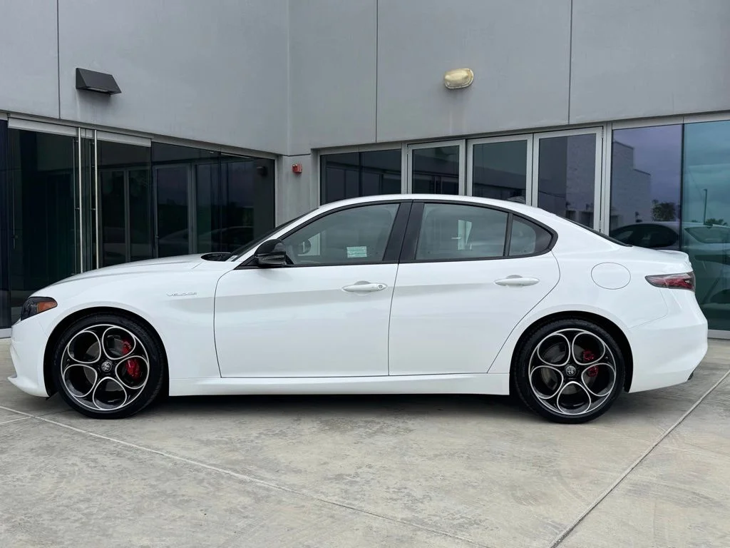 New 2026 White Alfa Romeo Base image 4