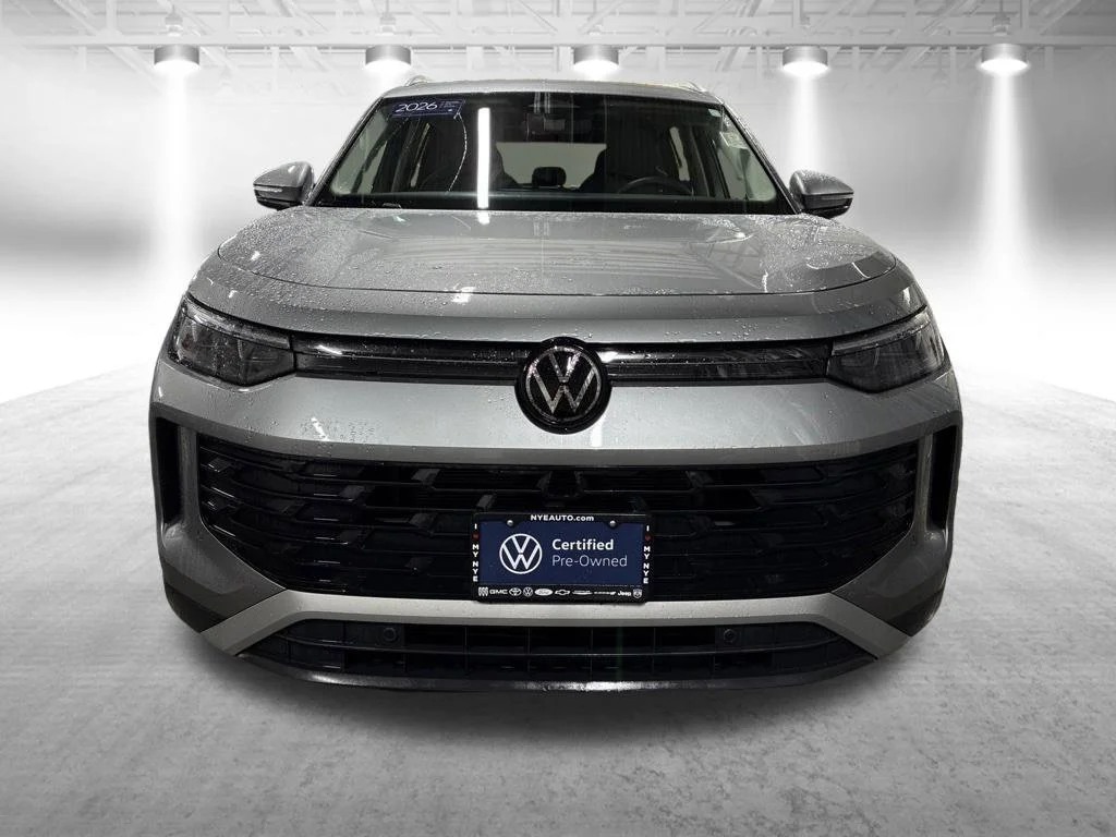 Used 2026 Silver Volkswagen SE image 10