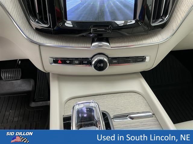 Used 2023 Denim Blue Metallic Volvo Ultimate Bright Theme image 12