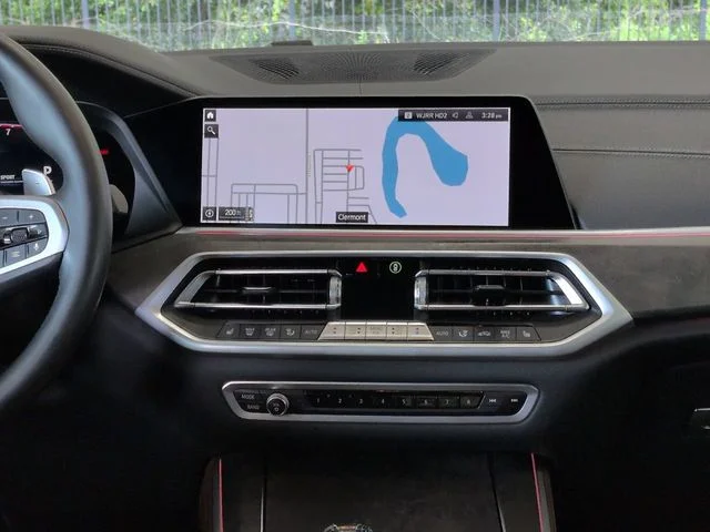 Used 2022 Green BMW xDrive40i image 18