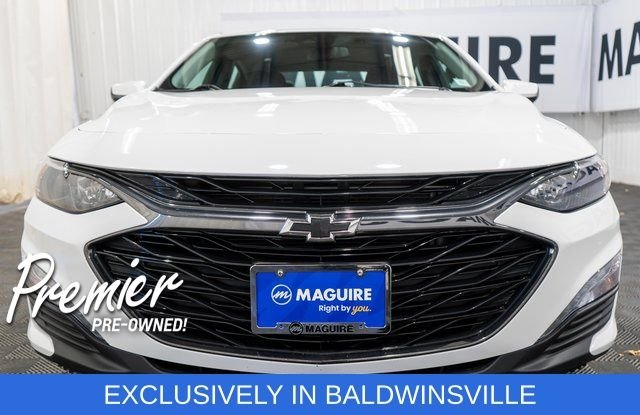 Used 2025 White Chevrolet LT image 3