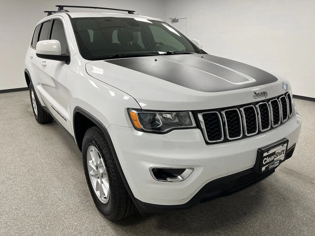 Used 2020 White Jeep Laredo E image 2