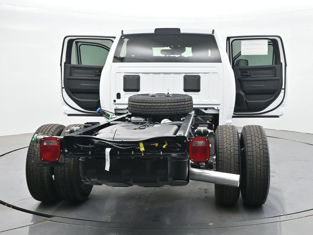 New 2026 Bright White Clearcoat RAM Tradesman image 45