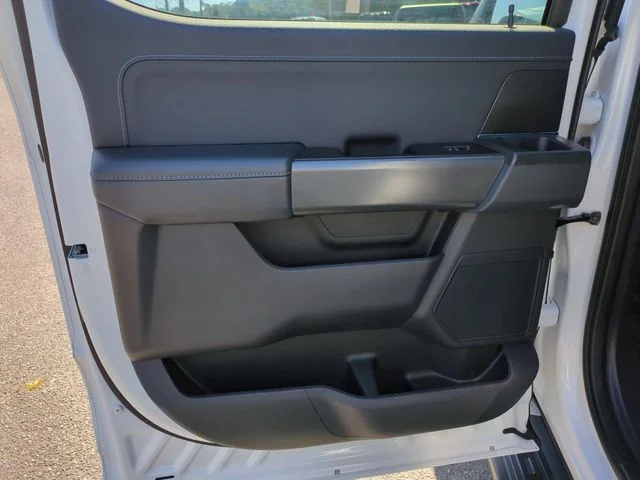 Used 2024 White Ford XLT image 27
