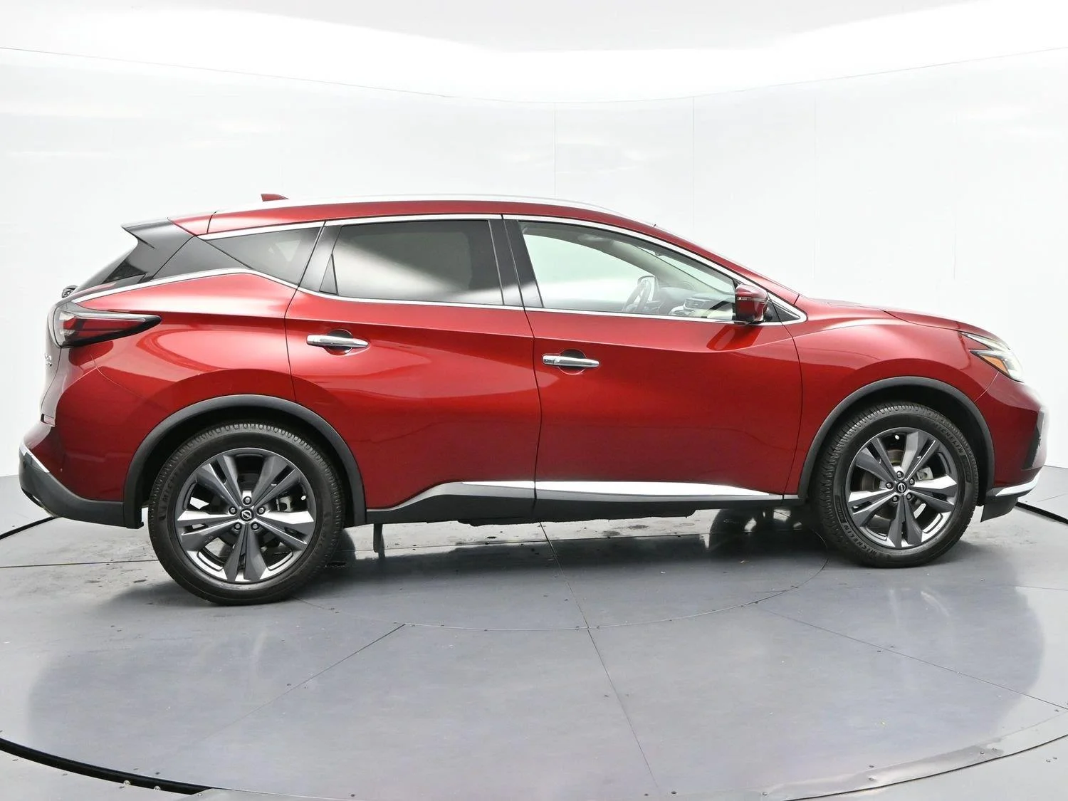 Used 2023 Scarlet Ember Tintcoat Nissan Platinum image 8