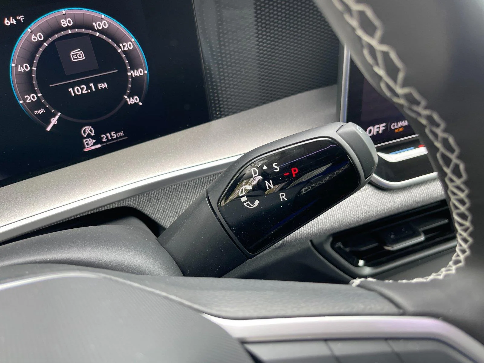 New 2026 pure white Volkswagen S image 28