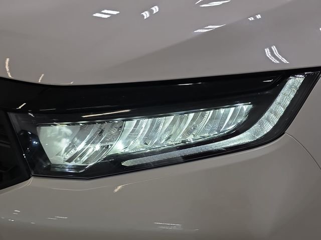 Used 2025 White Honda EX-L image 28
