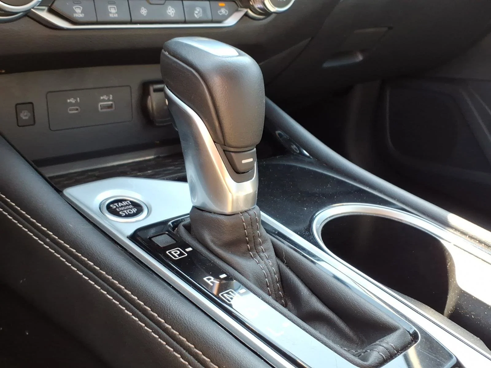 Used 2025 Super Black Nissan SL image 15