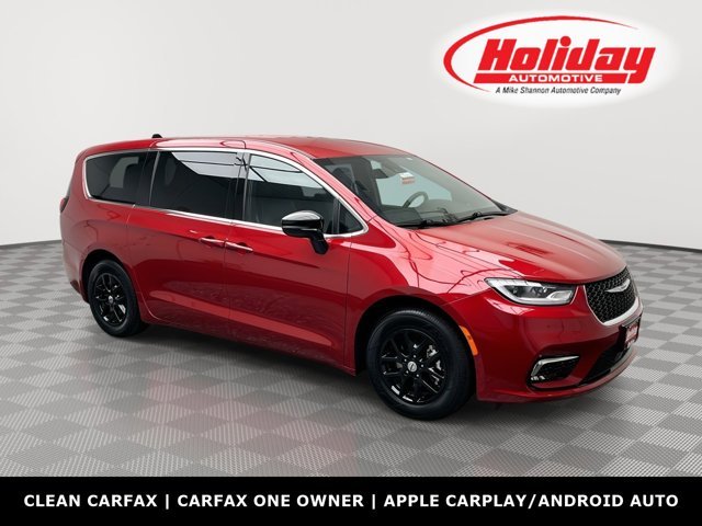 2025 Chrysler Pacifica Select's photo