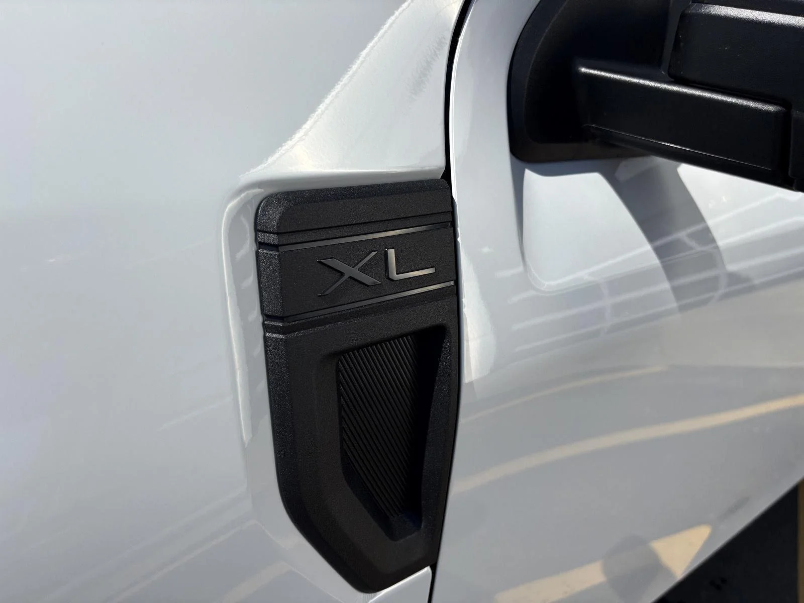 New 2026 Oxford White Ford XL image 8
