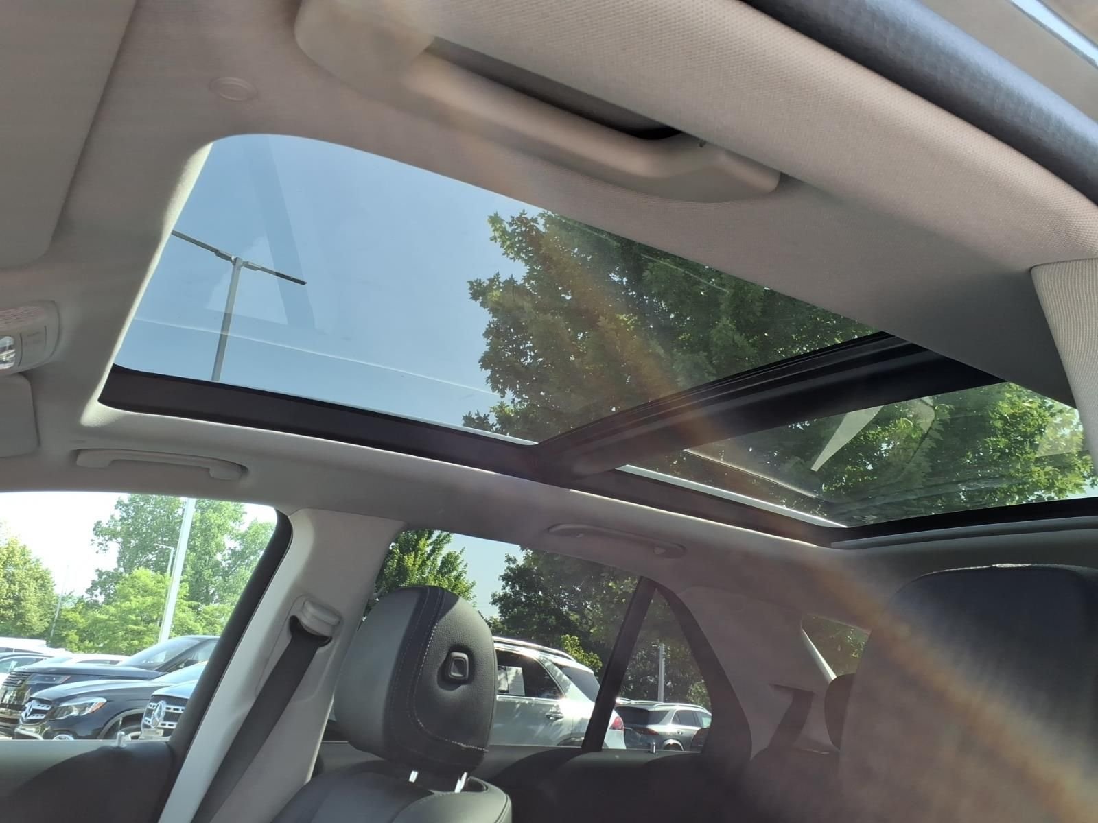 Certified Used 2025  Mercedes-Benz GLE 350 image 12