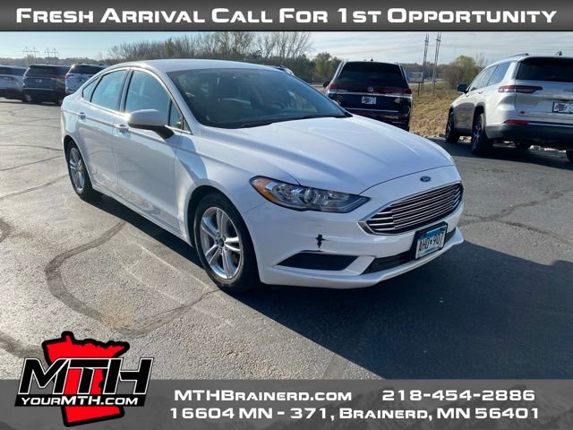 2018 Ford Fusion SE photo 2