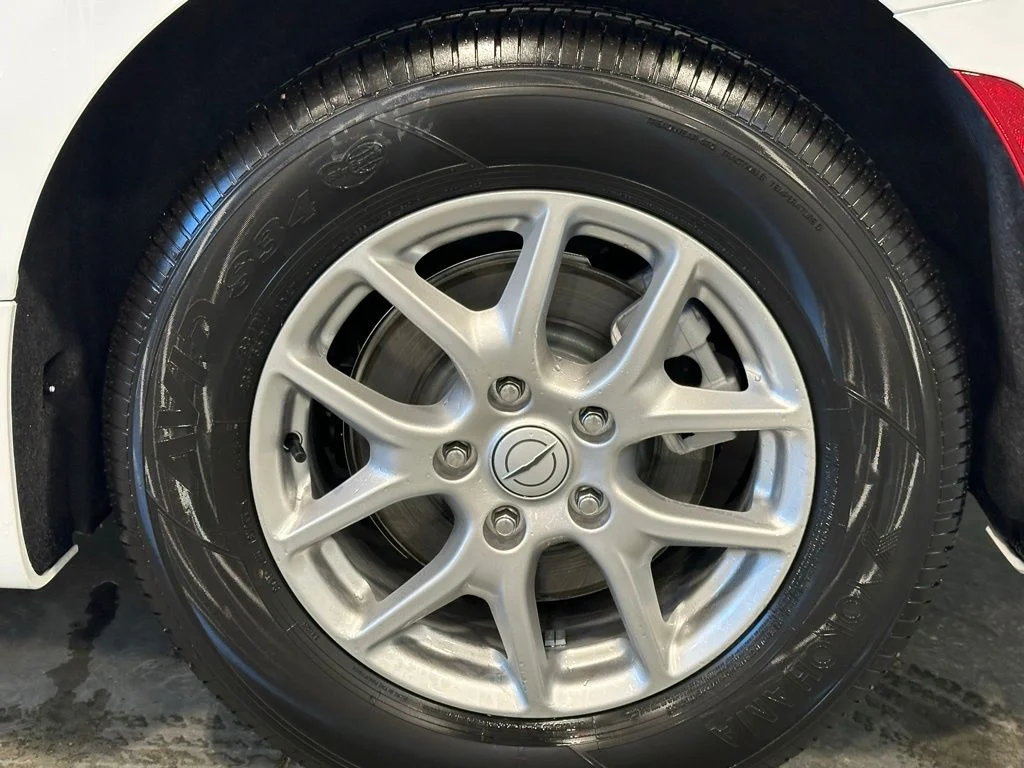 New 2026 Bright White Clear-Coat Exterior Paint Chrysler LX image 8