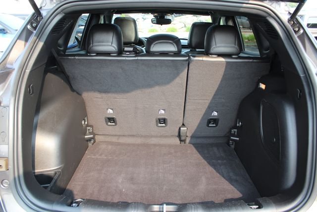 Used 2022 Gray Jeep Latitude image 26