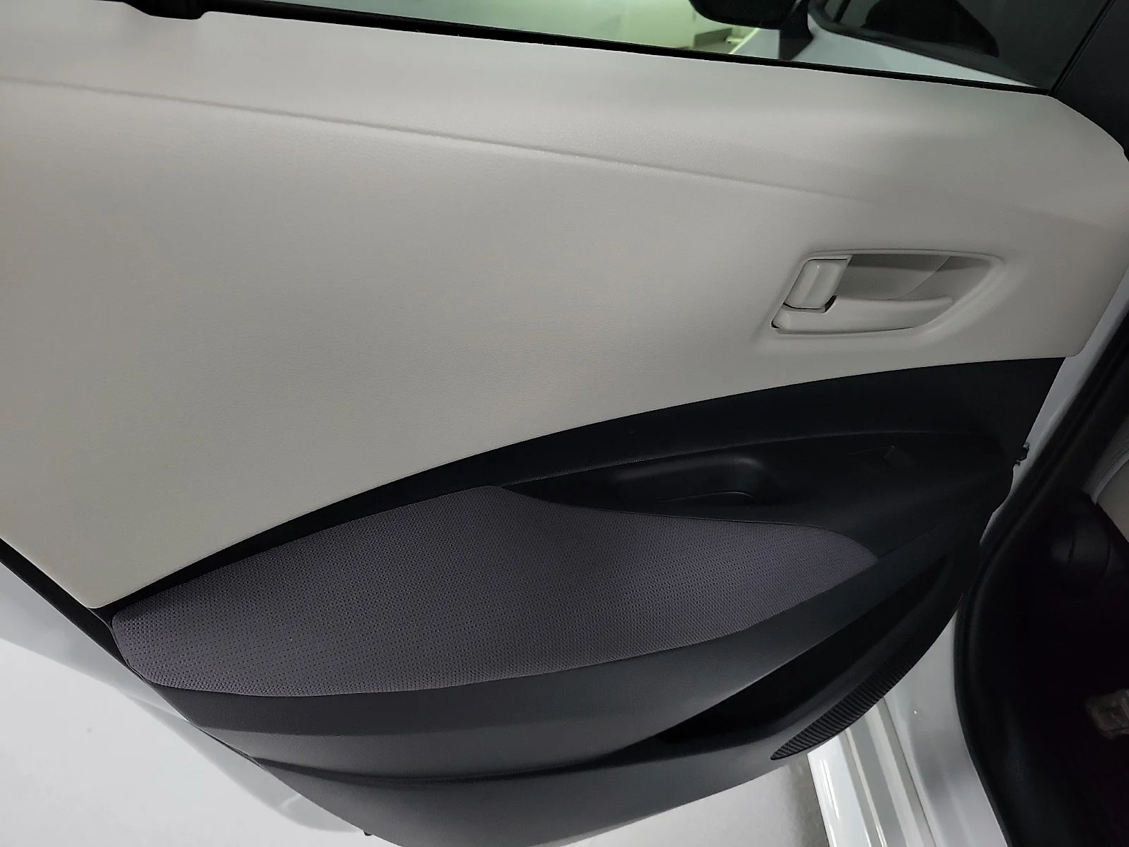 Certified Used 2025 White Toyota LE image 10