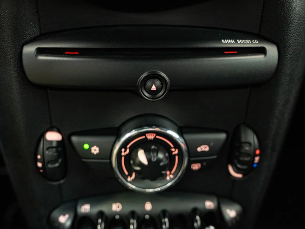 Used 2012 Chili Red MINI  image 32