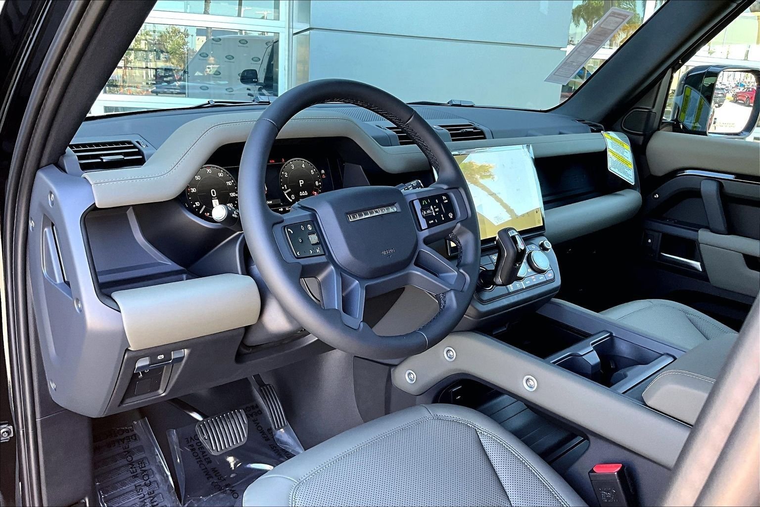New 2026 Santorini Black LAND ROVER S image 6