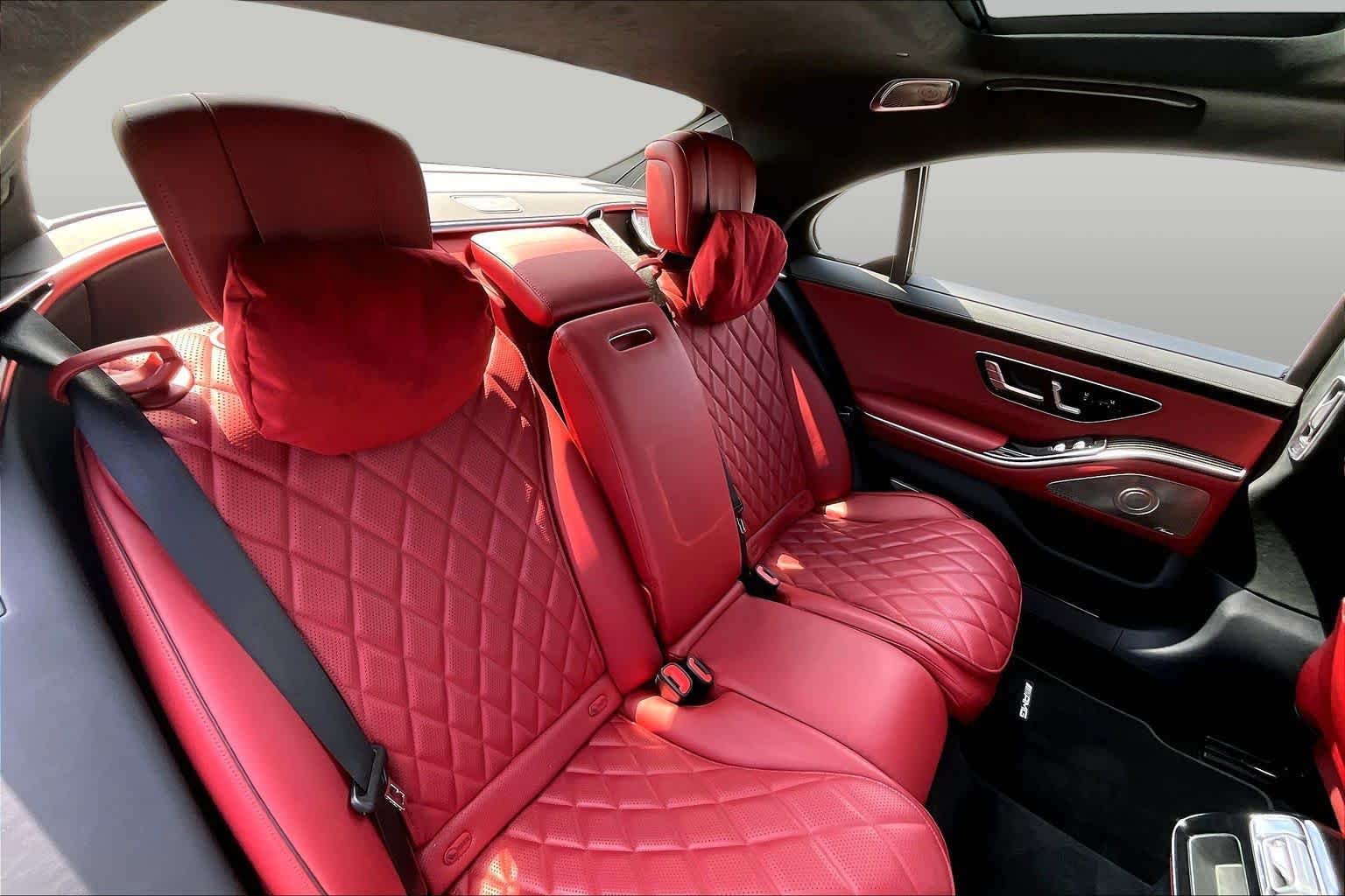 Used 2022 MANUFAKTUR Diamond White Mercedes-Benz S 580 image 19