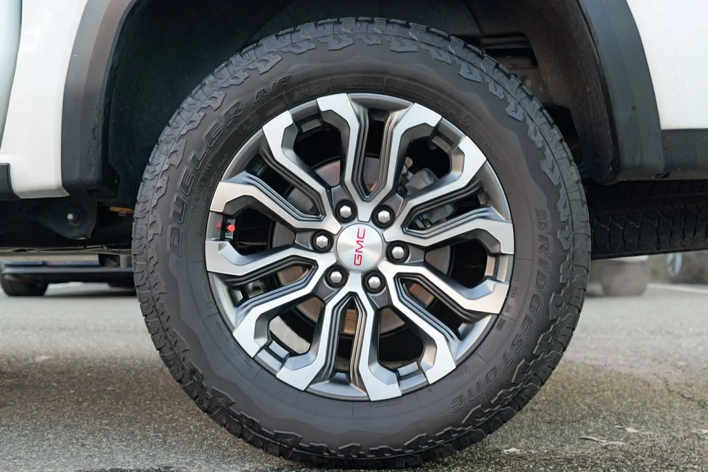 Used 2024 Summit White GMC Denali image 15