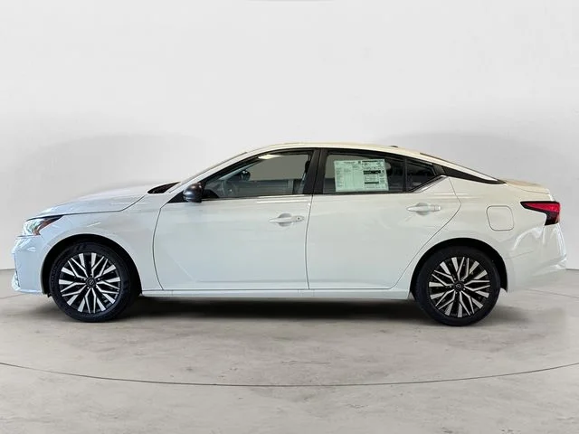 New 2026 White Nissan 2.5 SV image 2