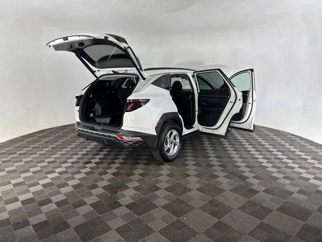 Used 2023 White Hyundai SEL image 18