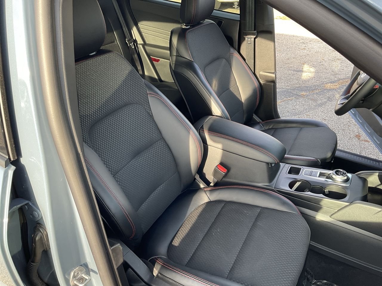 2026 Ford Escape ST-Line - Photo 24