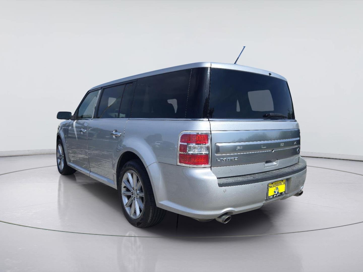 Used 2018 Ingot Silver Ford Limited image 3