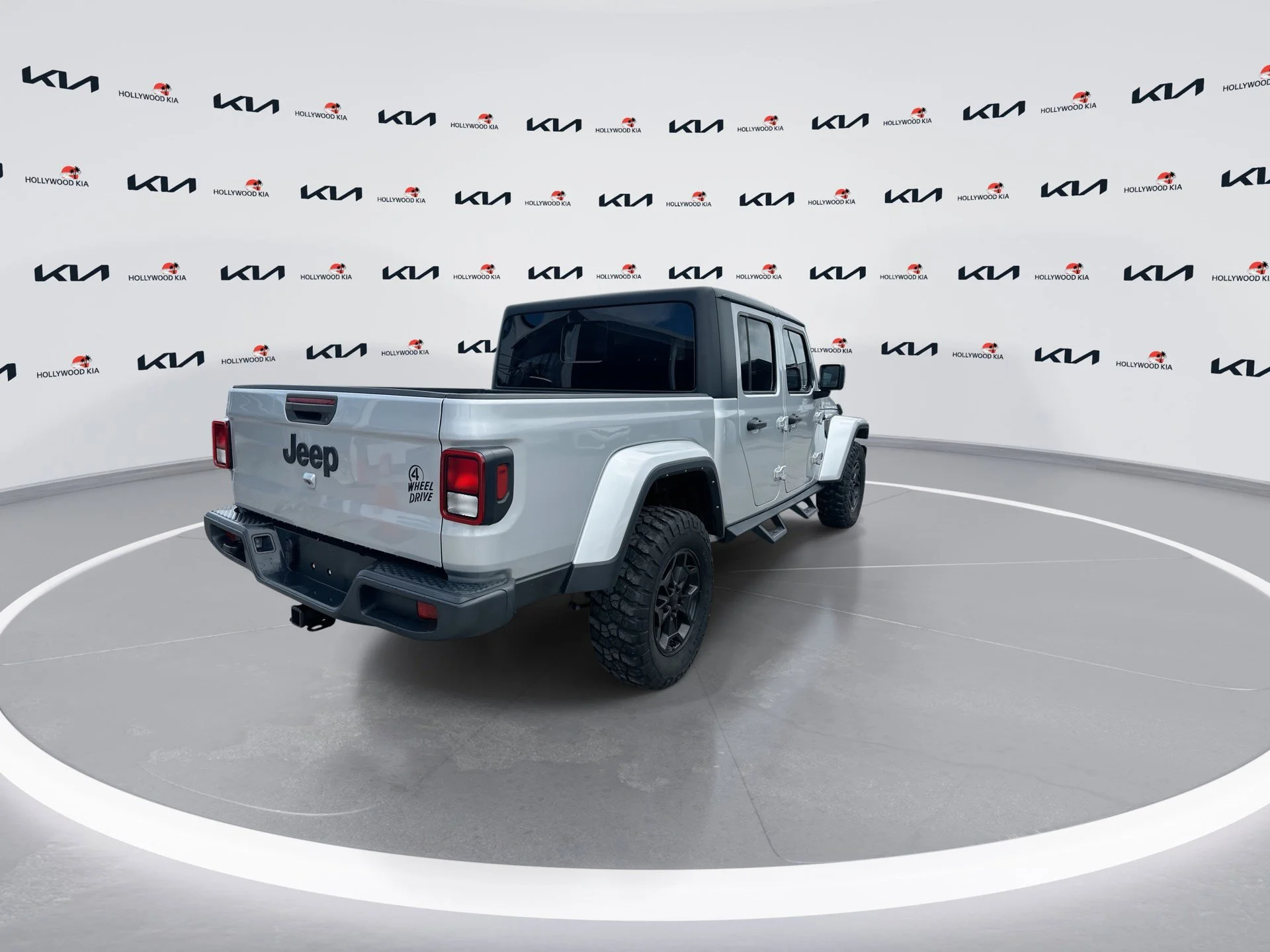 Used 2022 Silver Zynith Clearcoat Jeep Willys image 8