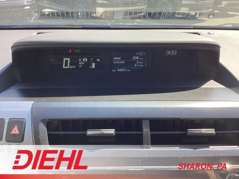 Used 2017  Toyota Four image 11