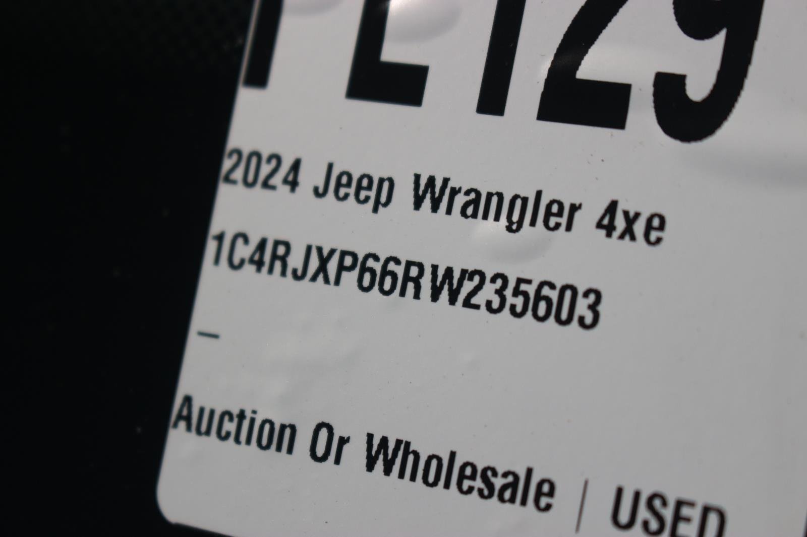 Used 2024  Jeep Sahara image 39