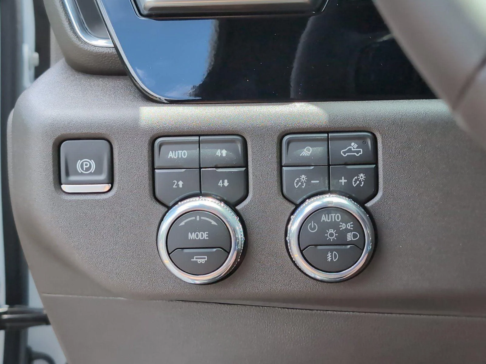 New 2026 Summit White GMC SLT image 31