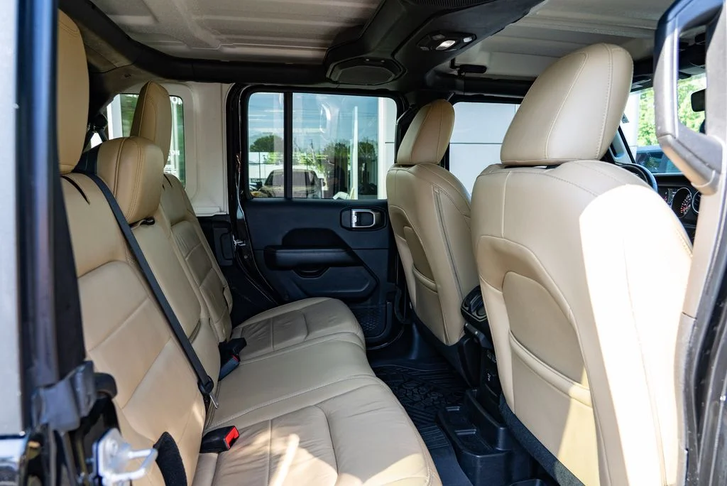 Used 2018 Black Jeep Unlimited Sahara image 26