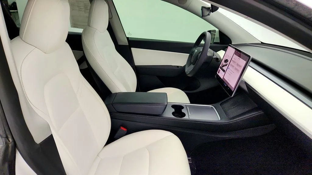 Used 2021 Pearl White Multi-Coat Tesla Long Range AWD w/ Acceleration Boost image 29