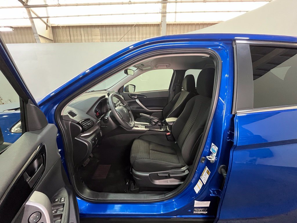 Used 2022 Octane Blue Metallic Mitsubishi ES image 17