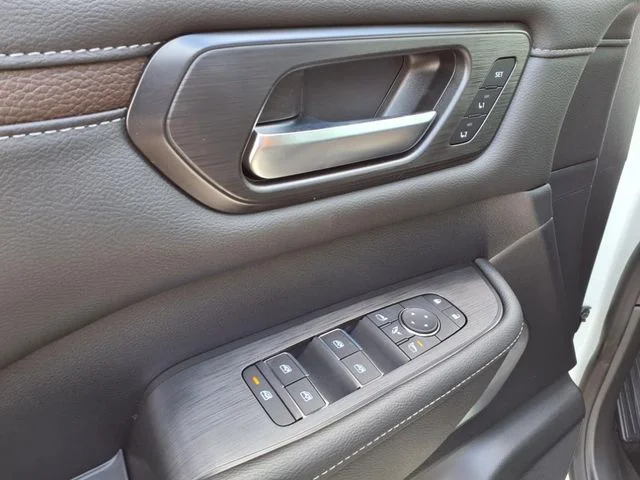 2025 Nissan Armada Platinum - Photo 13