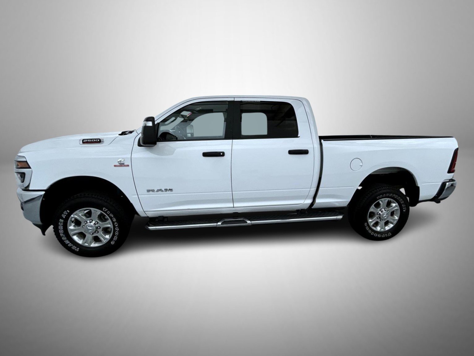 Used 2025 White Ram Big Horn image 8